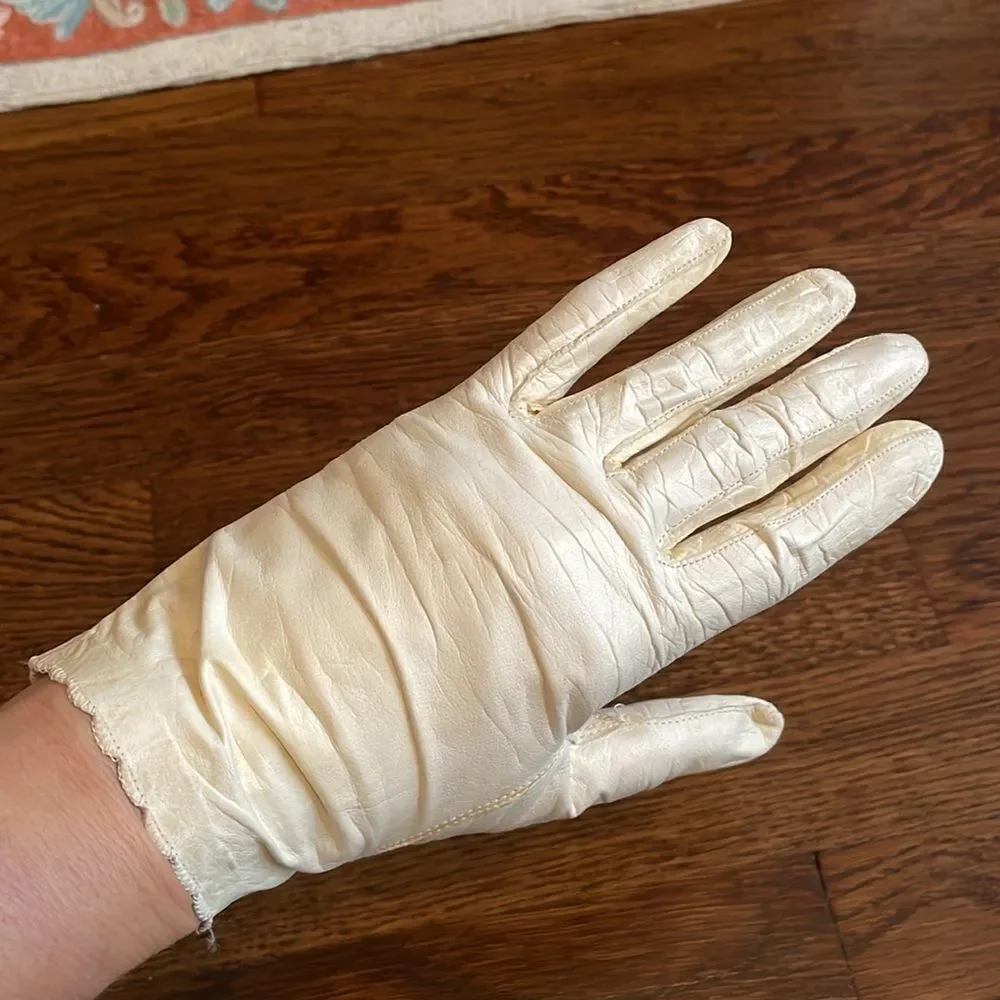‎Vtg Grandoe off white leather gloves